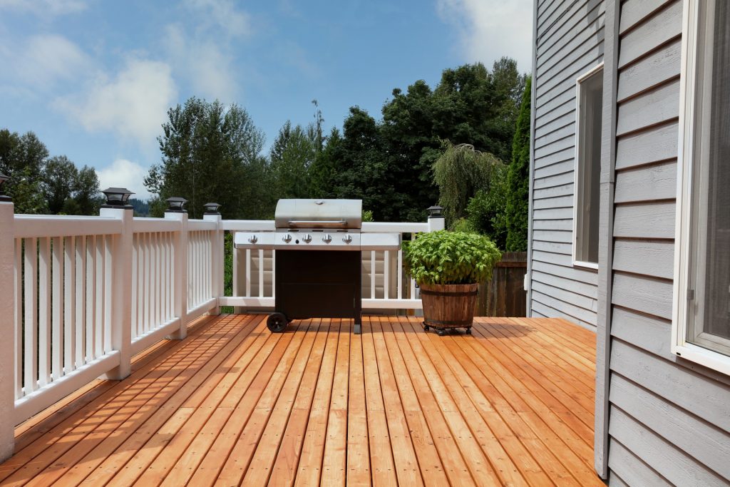 The Best Materials for Decking Construction 